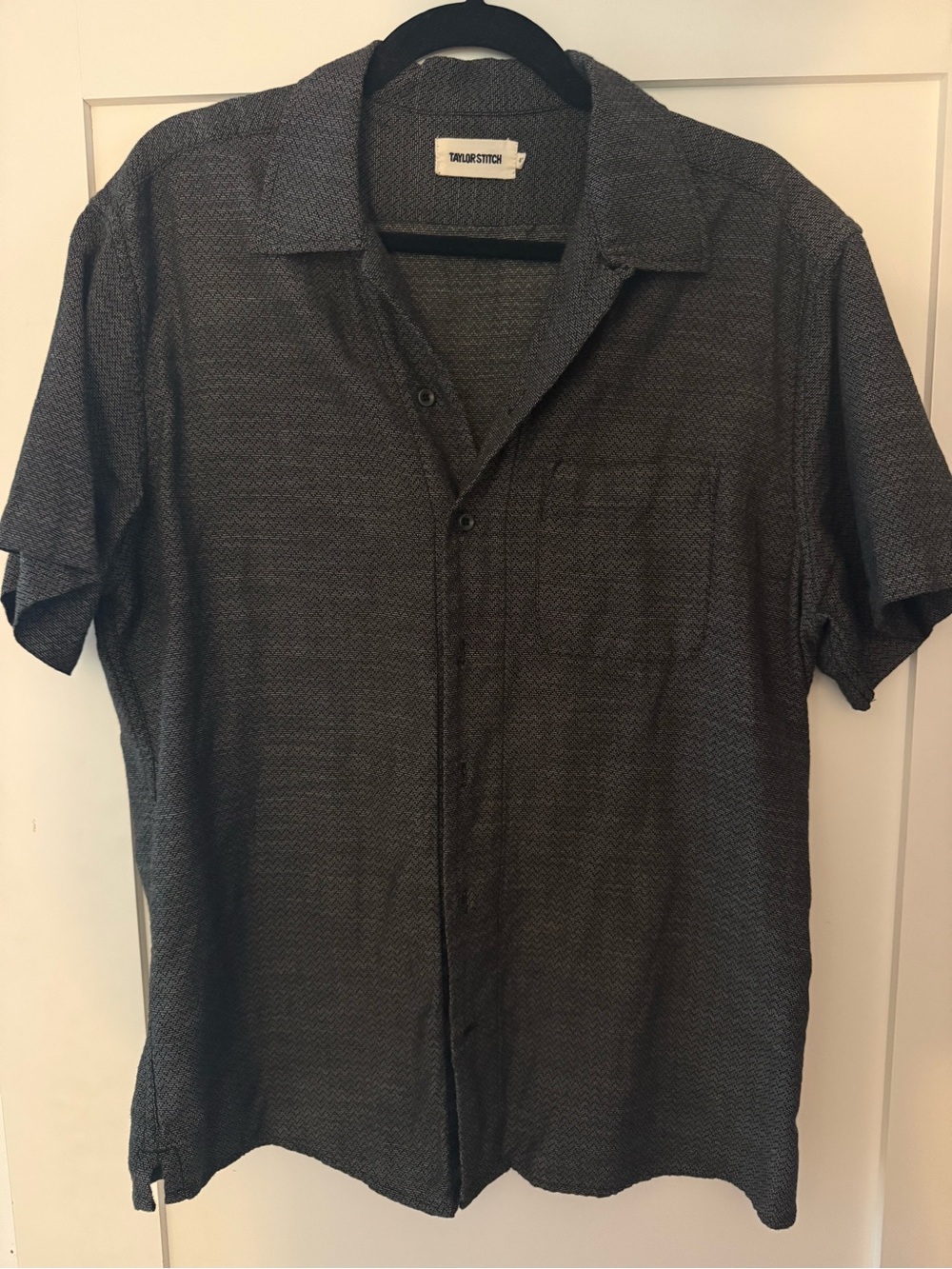 Taylor Stitch Short-Sleeve Button-Down Shirt — Charcoal